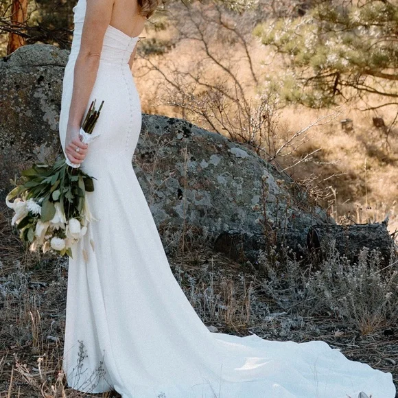 Renhue Lina Wedding Dress, size 4 - www.rajagirimanappuram.com